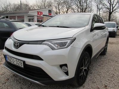 TOYOTA RAV 4 Rav4 2.0 D-4D Executive 2WD Magyarországi Sérülésmentes