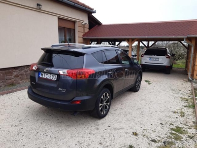 TOYOTA RAV 4 Rav4 2.2 D-4D Style