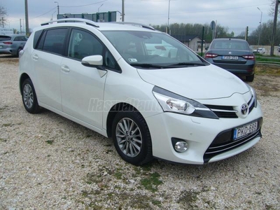 TOYOTA VERSO 1.6 D-4D Executive [7 személy] SZERVIZK. NAVI. TOLATÓKAMERA. FÉLBŐR. SÁVTARTÓ. XENON. KULCSNÉLKÜLI RENDSZER. ÜL