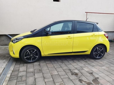 TOYOTA YARIS 1.5 Dual VVT-iE Selection Smart Yellow