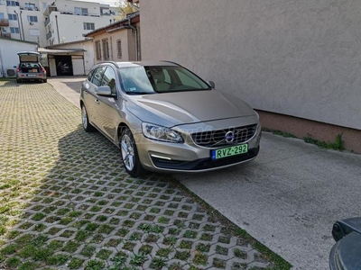 VOLVO V60 2.4 D [D6] PHEV AWD Momentum Geartronic Kitűnő állapot!Gyári fényezés!Friss nagy szerviz!