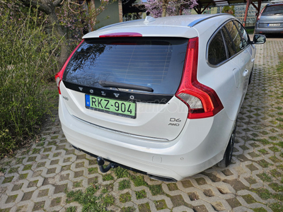 VOLVO V60 2.4 D [D6] PHEV AWD Summum Geartronic