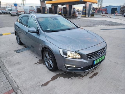 VOLVO V60 2.4 D [D6] PHEV AWD Summum Geartronic