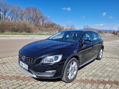 VOLVO V60 Cross Country 2.0 D [D4] Summum Geartronic