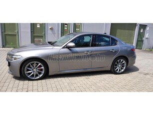 ALFA ROMEO GIULIA 2.2 D Super bőr belső. tetőablak. Keyless Go. Sávtartó. tolatóradar. tempomat