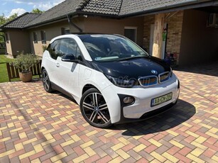 BMW I3 94Ah REX (Automata) FULL-FULL - LODGE BELSŐ - HARMAN KARDON - TÁVT. TEMPOMAT - LED - PAN. TETŐ - ÜL