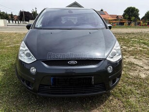 FORD S-MAX 2.0 TDCi Titanium DPF gyári prog. ÁLLÓFŰTÉS. vonóhorog. ülésfűtés. bi-xenon