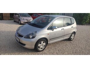 HONDA JAZZ 1.4 ES My. 2005 1 ÉVES. 4 ÉVSZAKOS GUMIK. RENGETEG SZERVÍZPAPÍR. VONÓHOROG!