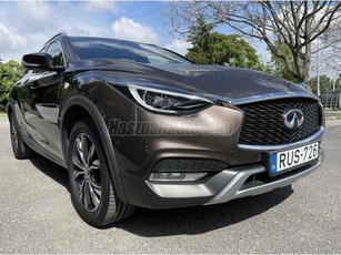 INFINITI QX30 2.0t Luxe Tech AWD DCT panorámatető világos bőr full extra törésmentes garanciális újszerű állapot!