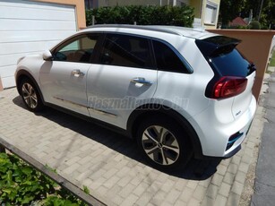 KIA NIRO EV 65kWh Platinum napfénytetős