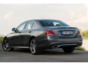 MERCEDES-BENZ E 220 d 9G-TRONIC 4 Matic AMG LINE