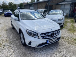 MERCEDES-BENZ GLA 180 Style 7G-DCT