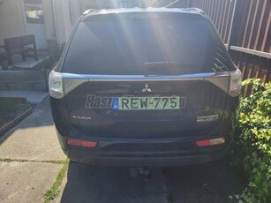 MITSUBISHI OUTLANDER 2.0 PHEV Instyle Navi 4WD CVT