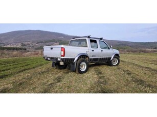 NISSAN PICK UP 2.5 4WD navara 4x4 td25 digit klima szinte uj állapot