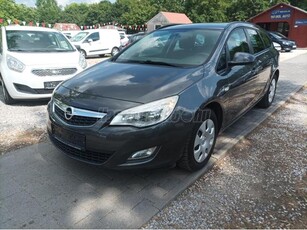 OPEL ASTRA J Sports Tourer 1.4 T Selection