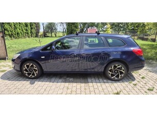 OPEL ASTRA J Sports Tourer 1.6 Enjoy