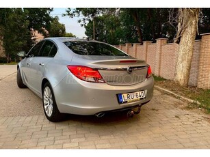 OPEL INSIGNIA 1.8 2 tulajdonostól vezett szervizkönyves!