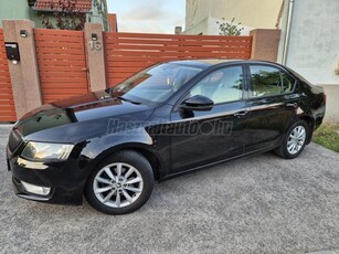 SKODA OCTAVIA 1.2 TSI Elegance 105LE. magyarországi. Porsche Buda végig vezetett szervizkönyves. bézs belső. k