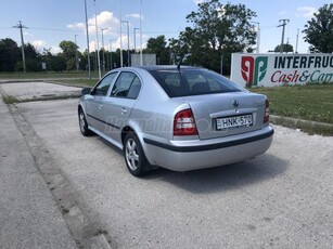 SKODA OCTAVIA 1.6 Elegance