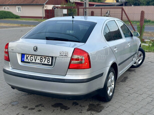 SKODA OCTAVIA 1.6 Elegance