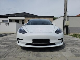 TESLA MODEL 3 RWD (Automata) Téli-Nyári szett.Újszerű.Radaros.Gyári garancia.AMD Ryzen.Hőszivattyú.19 coll fe