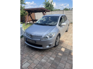 TOYOTA AURIS 1.6