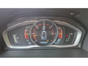 VOLVO V70 2.4 D [D5] AWD Summum Geartronic