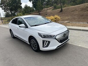 HYUNDAI IONIQ electric Comfort (Automata) 23100 km GARANCIÁLIS LED FÉNYSZÓRÓ NAVI KAMERA 4xÜLÉS-KORMÁNY FŰTÉS