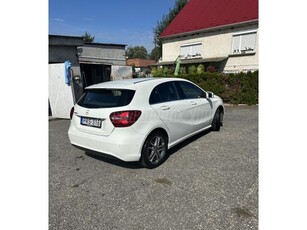 MERCEDES-BENZ A 180 d