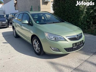 Opel Astra J Sports Tourer 1.7 CDTI Cosmo / Vég...