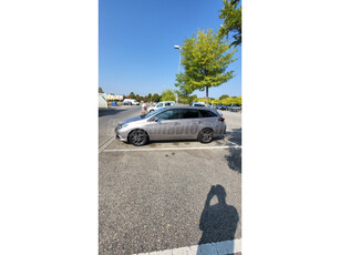 TOYOTA AURIS Touring Sports 1.8 HSD Executive Skyview (Automata)