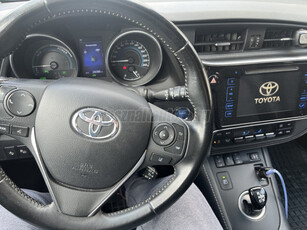 TOYOTA AURIS Touring Sports 1.8 HSD Executive TSS (Automata)