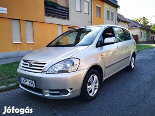 Toyota Avensis Verso 2.0 D-4D Linea Sol