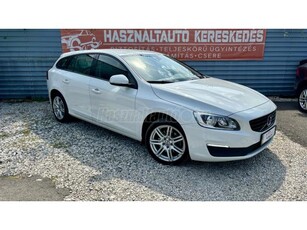 VOLVO V60 2.0 D [D3] Summum 2. tulajdonostól. vezetett szerzvizkönyv