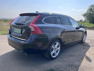 VOLVO V60 2.4 D [D6] PHEV AWD Summum Geartronic