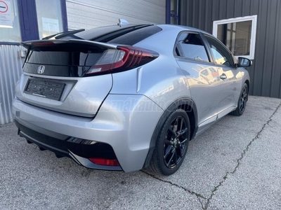 HONDA CIVIC 1.8 Elegance Becsületesnepper