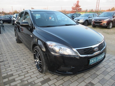 KIA CEE'D 1.4 LX / 92 Ezer KM / Szervikzönyv /...