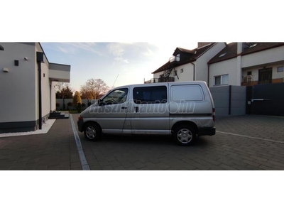 TOYOTA HI-ACE Hiace 2.4 D Panel Van gyári 6 személyes