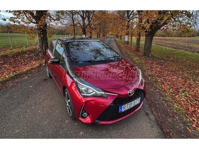 TOYOTA YARIS 1.5 Dual VVT-iE Selection Red