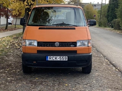 VOLKSWAGEN TRANSPORTER T4 2.5 7DM 1K2 F Duplafülke plató-6 fös