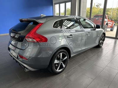 VOLVO V40 2.0 D [D3] R-Design Magyar. Szervizkönyves. ÁFA-s