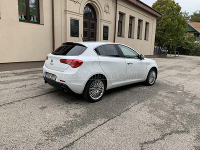 ALFA ROMEO GIULIETTA 2.0 JTDM-2 Distinctive