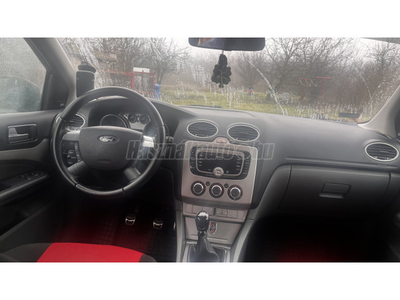 FORD FOCUS 1.6 Sport