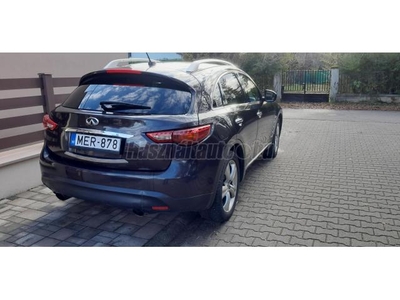 INFINITI FX35 3.5 V6 Aut Ritka gyári sötétbarna szín.7sebességes autómata. F1 váltó