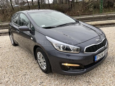 KIA CEE'D 1.4 CVVT EX Prémium SZERVIZKÖNYV - MAGYARORSZÁGI - 107.000 KM !