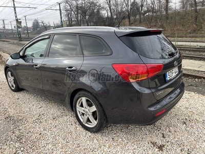 KIA CEE'D 1.6 GDI Limitált Prémium kivitel . benzines . szervizelt