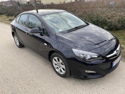 OPEL ASTRA J Sedan 1.4 T Enjoy