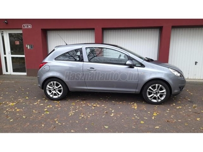 OPEL CORSA D 1.0 Essentia Napfénytető