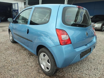 RENAULT TWINGO 1.2 16V Acces metál fényezés. téli - nyári gumi. 98900 km!