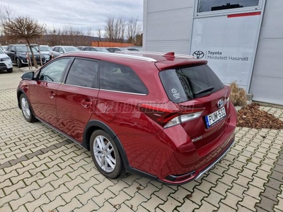 TOYOTA AURIS Touring Sports 1.8 HSD Freestyle (Automata) Mo-i. elektronikus szerviztörténet. 2 év Toyota T-Plus garancia